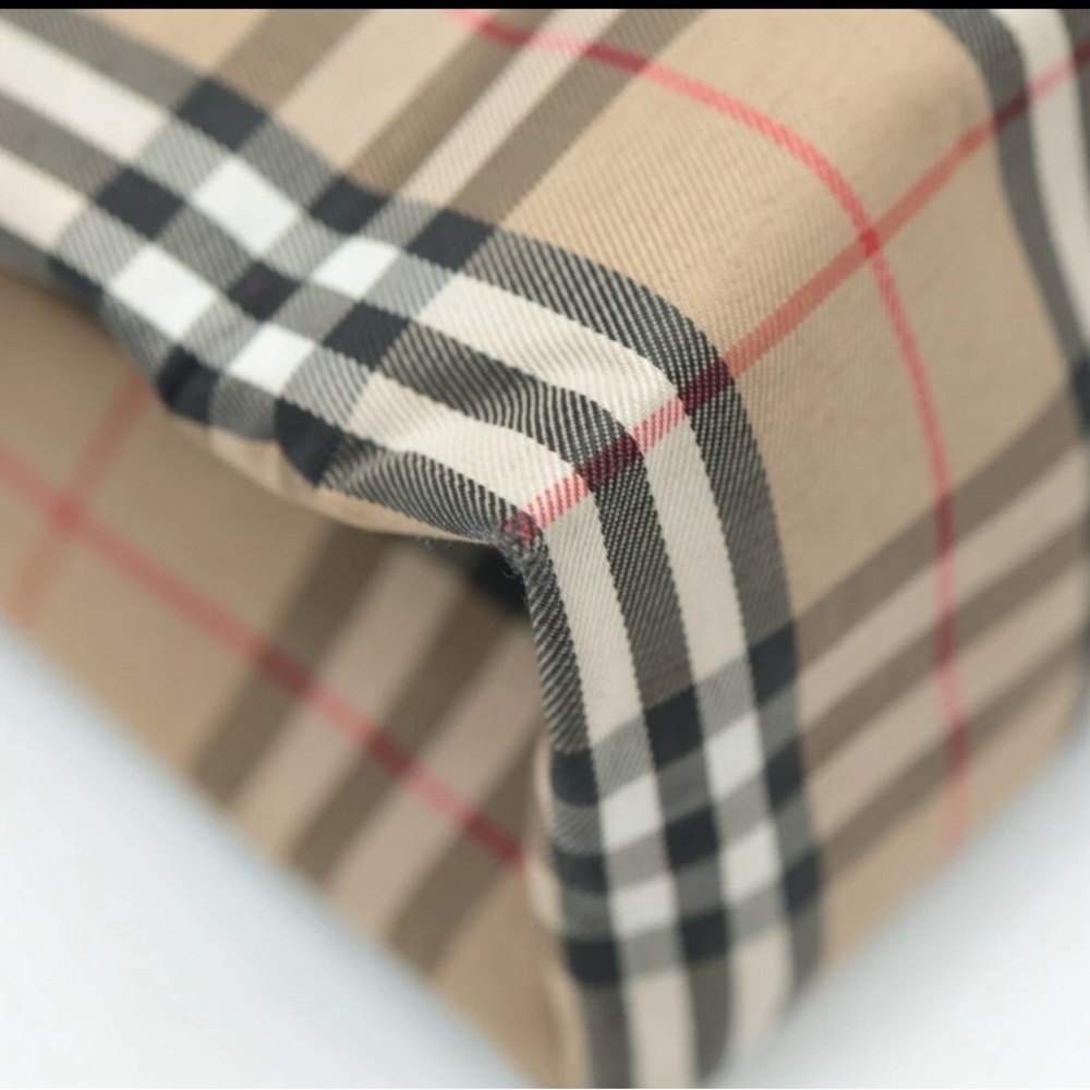 Burberry Beige Checkered Tote Bag - Picture 5 of 10